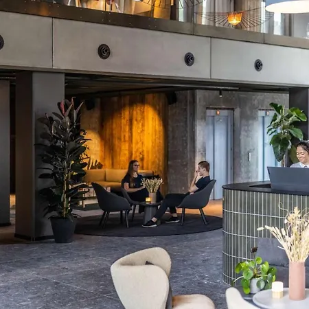 Peak 12 Hotel 4*